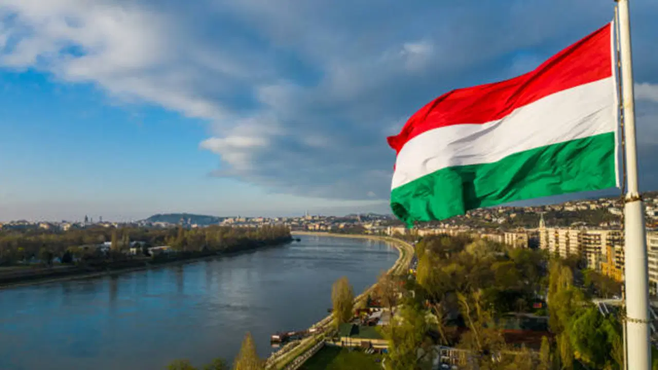 AB'den Macaristan'a 10 milyar Euro'luk fon
