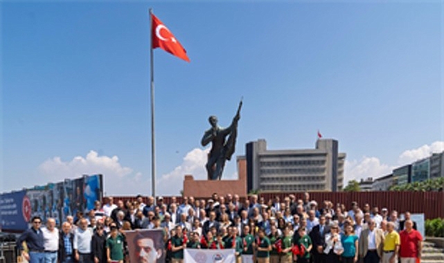 İzmir'de Tarihi Vefa: Direnişin Simgesi Hasan Tahsin 107. Yılında Anıtı Başında Anıldı!